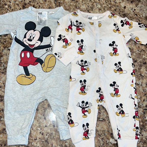 Disney Baby Newborn Mickey Mouse Set (NWOT + EUC) - Picture 2 of 4